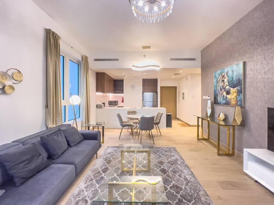 Lovely 2-Bedroom Vacation Home Near Beach Dubai Exterior foto
