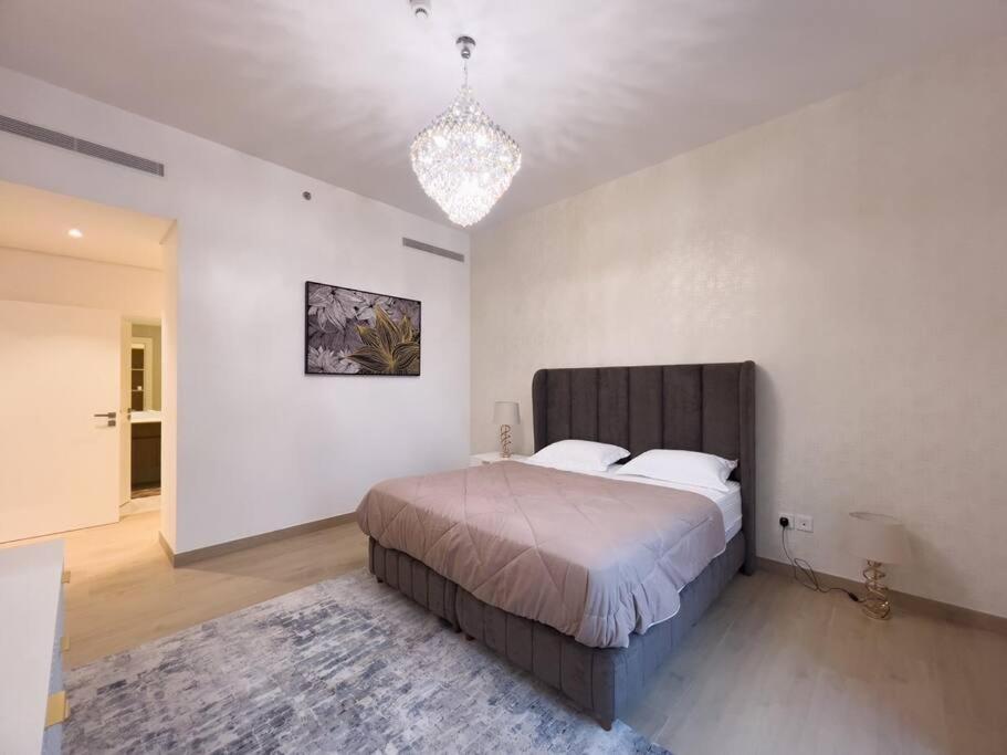 Lovely 2-Bedroom Vacation Home Near Beach Dubai Exterior foto