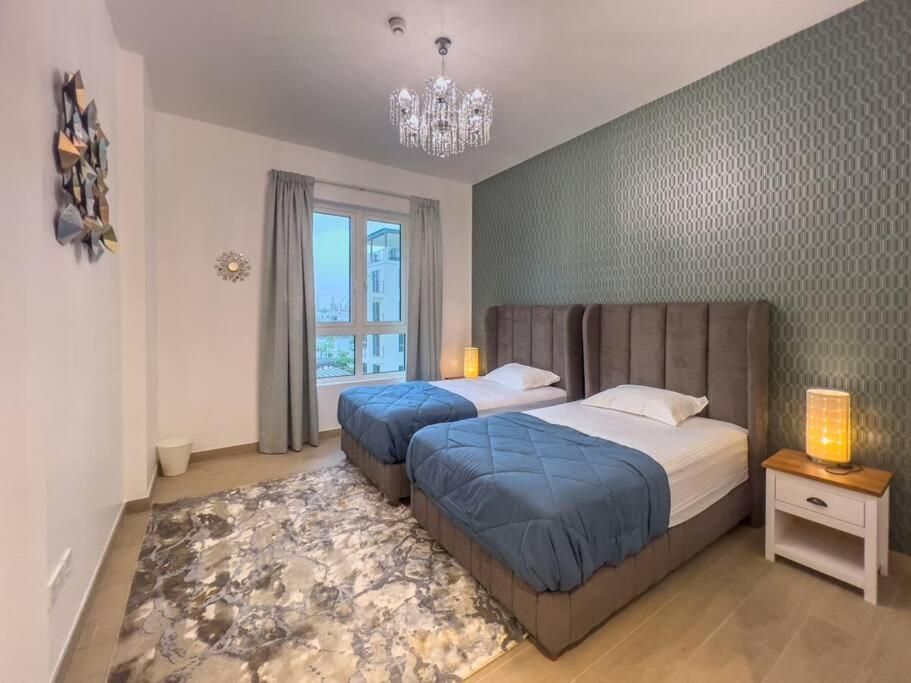 Lovely 2-Bedroom Vacation Home Near Beach Dubai Exterior foto